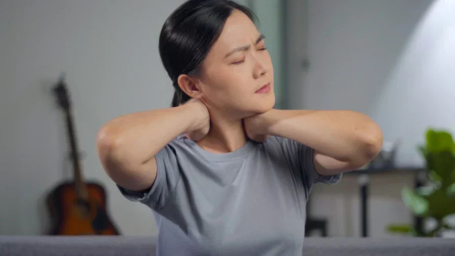 7 astuces pour soulager vos douleurs cervicales à la maison